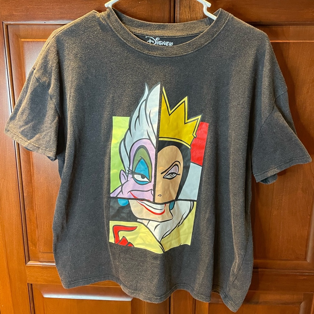Disney Villian Crop Top Gray Size L